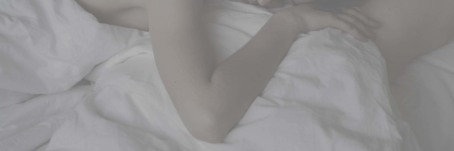 artistic-nude-women-bed 20G Honey Pack - Royalty